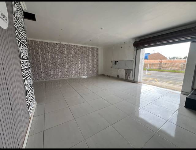 66M² WAREHOUSE TO LET IN ROOIHUISKRAAL
